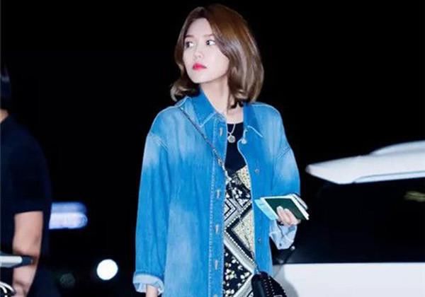  牛仔外套搭配|每到秋季必登场的牛仔外套，到底该怎么搭？