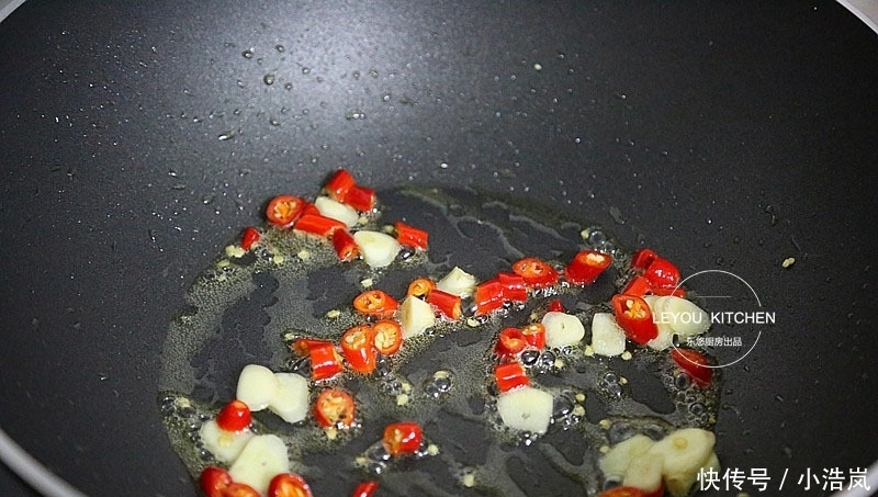 入味|炒一盘西葫芦出少半盘汤?掌握3点,入味好吃,还不易出汤