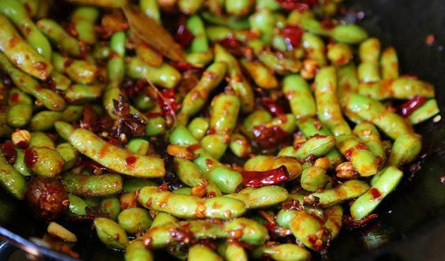  秋季|这道菜含钙量比牛奶还高，秋季最下饭毛豆做法，吃多滋补不长肉