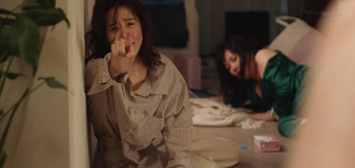  漏洞|剧情漏洞、穿帮镜头、串戏，《三十而已》热度口碑均下滑？