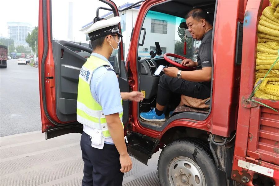  群众|聊城高速交警 | 给人民群众一份稳稳的安全感