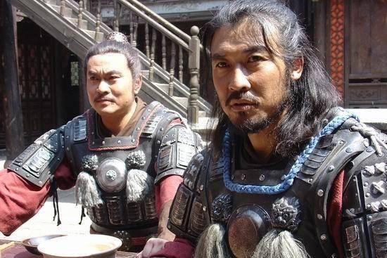 郭子兴|朱元璋赐大臣一座王府,大臣转身对儿子说:无论如何也不要搬进去