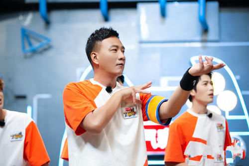 周五综艺排|杨洋、胡军、王耀庆霸屏,《元气满满的哥哥》连续三周收视第一