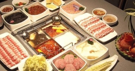 男子|男子被海底捞服务气到打点滴“累计消费10万元,居然要我排队!”