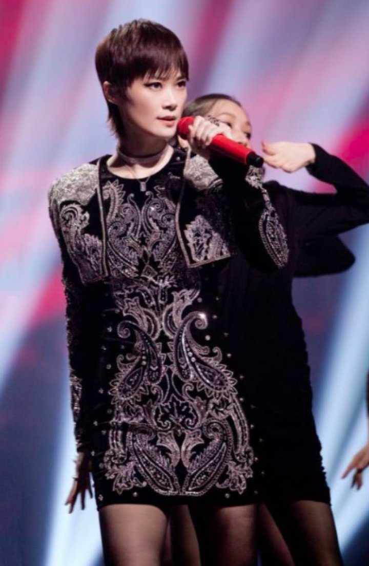  乘风破浪|排球名将唱《入海》蔡徐坤跳《情人》《姐姐》成团夜点燃观众