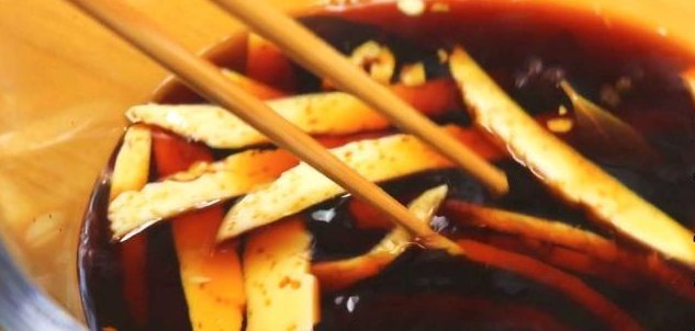  好吃|你没吃过的鸡蛋做法，不炒不煮，好吃百倍，吃一次根本停不下来