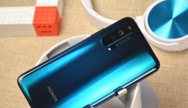 小米|荣耀突然大举进攻4G、5G同时大降,小米再也无法招架