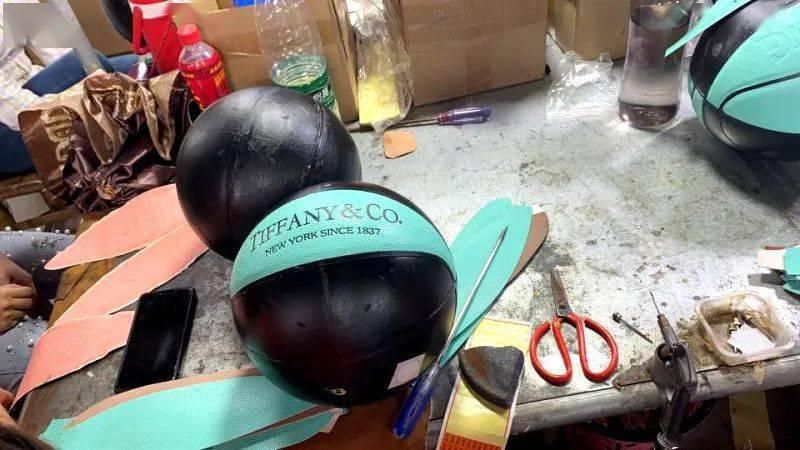 篮球|假！限量200个的“蒂凡尼”联名款篮球竟要多少有多少？