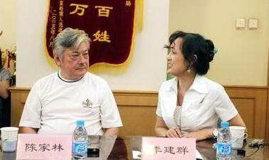  领证|撞脸黄圣依，演过杨幂母亲的李建群，与名导同居27年，为何不领证