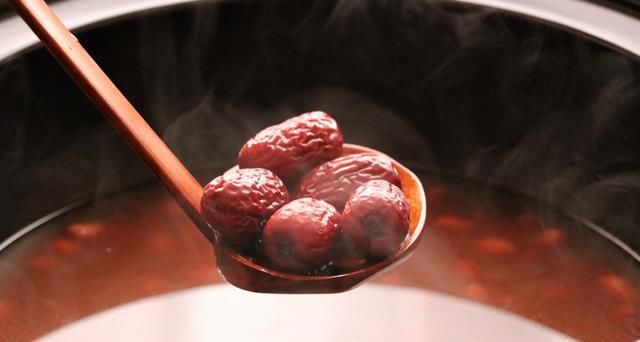 百病|气血不足百病生!80岁奶奶:5种食材煮一煮,气血双补,一碗5块