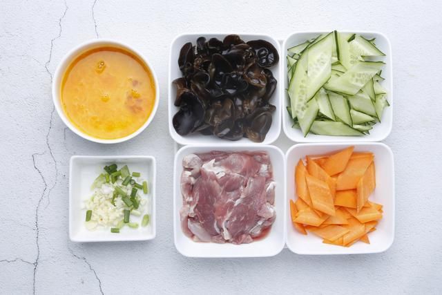 孩子|这菜是传统名菜，荤素搭配，营养丰富，孩子超爱吃