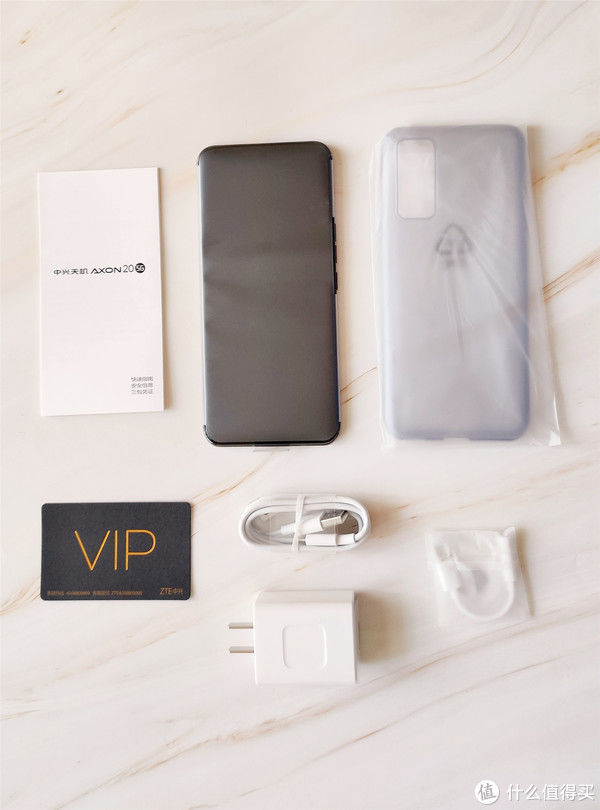  摄像头|换5G新手机，感受一下首款屏下摄像头的全面屏手机：中兴天机AXON 20 开箱和体验