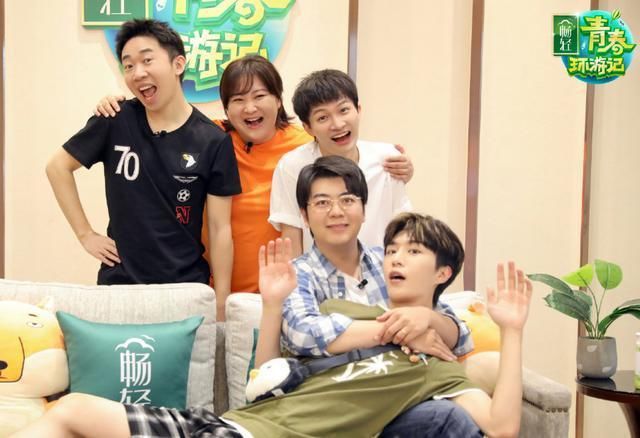 周深|同样的套路!周深两蹭热度,《乘风破浪的姐姐》最委屈!