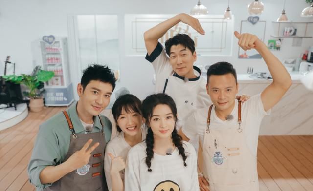  妻子|“老戏骨”朱铁，与妻子一见钟情至今0绯闻？看看是谁就知道了