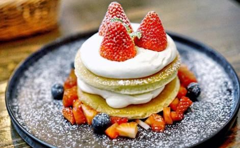  甜品|甜品制作：奶油松饼，煎制面糊表面呈现气泡时即可翻面