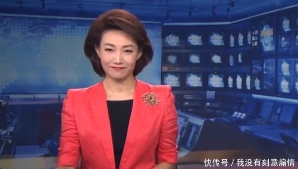 失误|央视主持人李梓萌直播表现一般,出现“抢词”失误,观众不认可