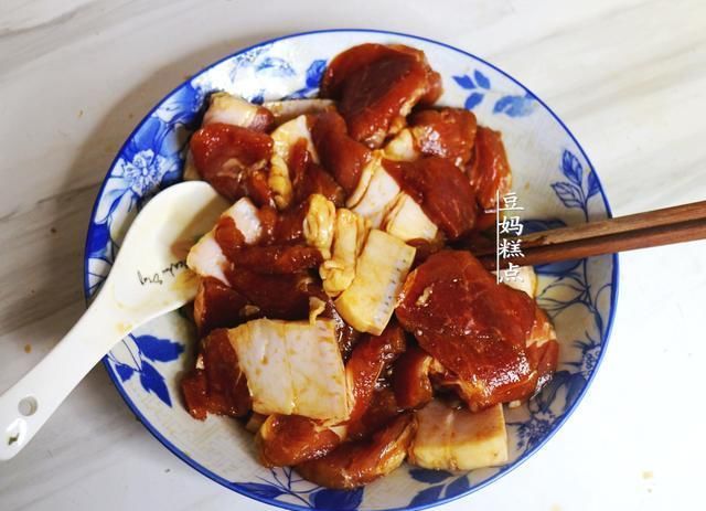 肥肉|五花肉最简单的吃法,一拌一蒸,香而不腻,孩子抢着吃