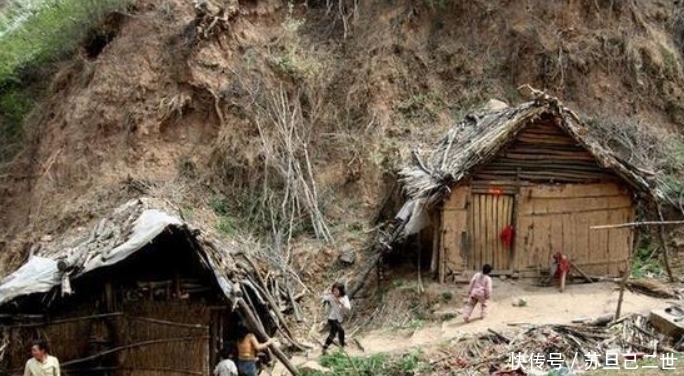  家人|男子带全家躲深山12年，原因很奇葩