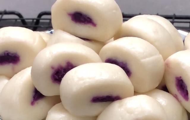  奶香|孩子爱吃的奶香紫薯小馒头，甜香绵软，简单营养，老少皆宜的美食