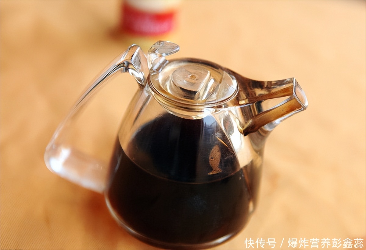 长期吃醋和不吃醋的人的区别(吃饭时喜欢吃醋与不吃醋的人，谁的身体更健康？看看事实真相)