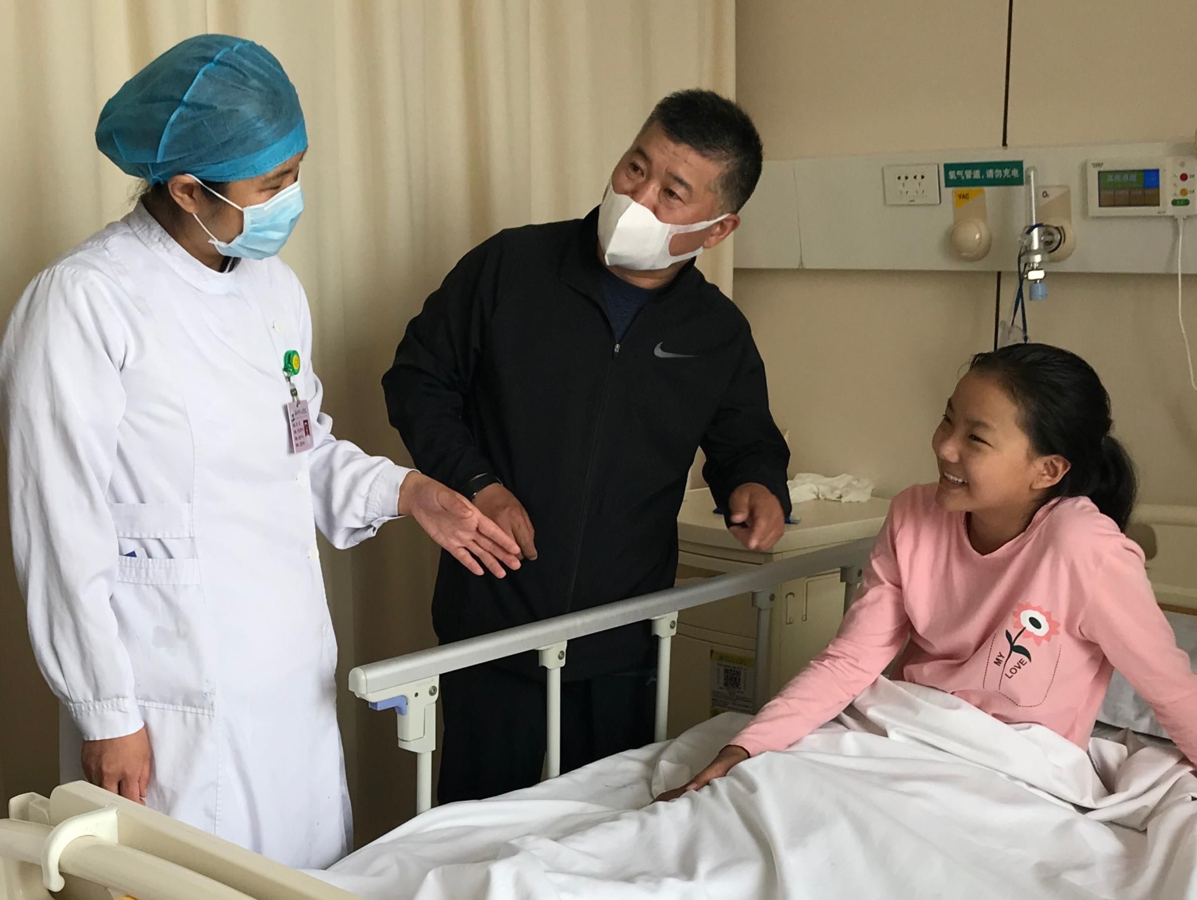 风雨|视频|风雨中的守候,日照交警逆水而行,全力确保群众安全