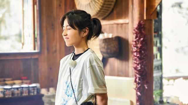 高考|彭昱畅问张子枫: 参加高考有什么感受? 妹妹的回复超好笑, 感同身受