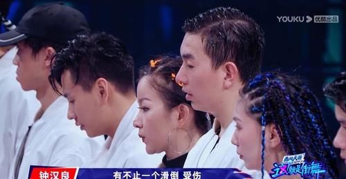  怒骂|水舞台PK大战，受伤2人退赛1人，4支战队3支战损，观众怒骂没人性