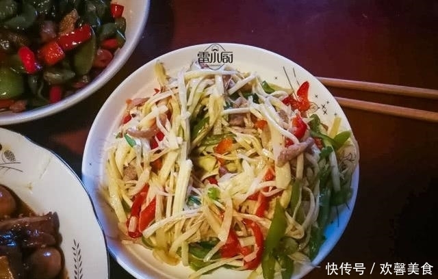 弟媳|周末家人团聚,弟媳做了8个家常菜,味道不输大饭店,全部光盘