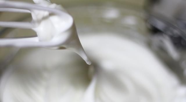 用刮刀|按照这个配方做的古早蛋糕,不塌陷,不开裂,像棉花一样柔软Q弹