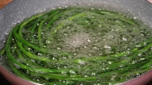  包包子都非常|这6种蔬菜晒干后，比新鲜的还好吃，冬天炖肉很香，放半年都不坏