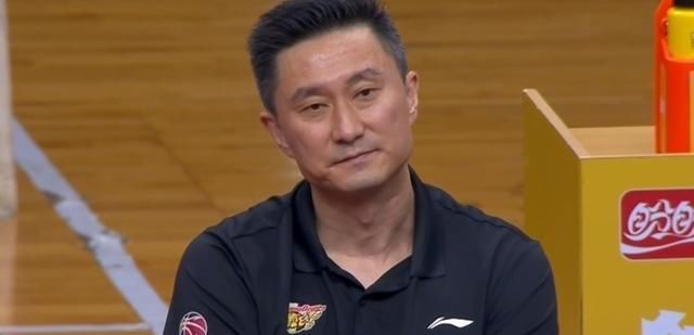  赵睿|赵睿受伤离场，悲痛时刻，为何杜锋与阿联形成巨大反差？