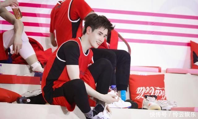 R1SE|R1SE周震南成哇唧唧哇独立音乐人,何洛洛焉栩嘉演戏无需团队加持