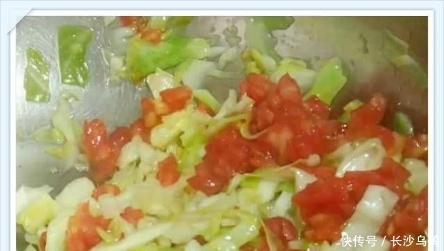  不放过|一棵卷心菜，一个西红柿，教你创造性的吃法，酥脆可口，连汤都不放过