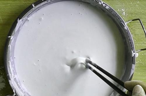 蒸好的糯米|教你在家做糯米果,不煎不油炸,口感软糯,甜甜的好好吃