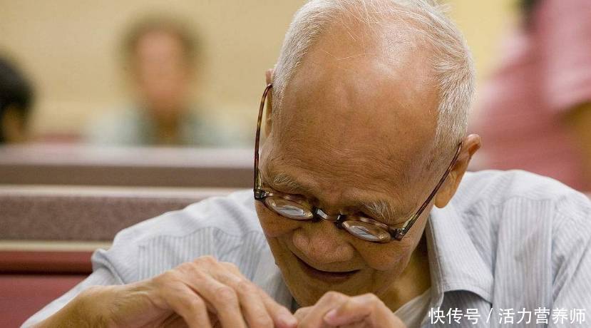 老人常谈“人若短命，一看便知”？尤其这2种习惯，会影响寿命2023