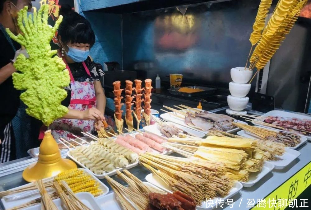  步行街|北戴河这条超火步行街，晚上十点仍热闹非凡！