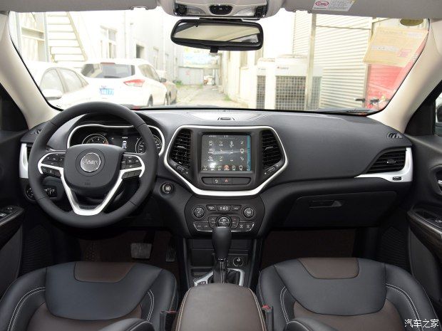 新车|Jeep：不走容易的路 走让自己快乐的路！分体式大灯限时返场