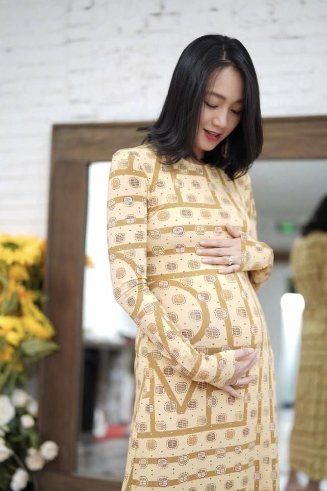  影响|朱丹晒自己二胎孕照，39岁高龄产妇怀孕没有影响，真是逆生长