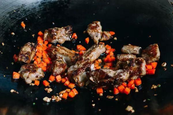  不放过|排骨别再熬汤了，这么做香得连盘子都不放过！