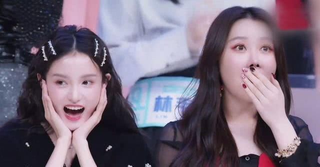  明白|蔡徐坤宣布新赛制，看虞书欣和大家的反应，终于明白她为何镜头多