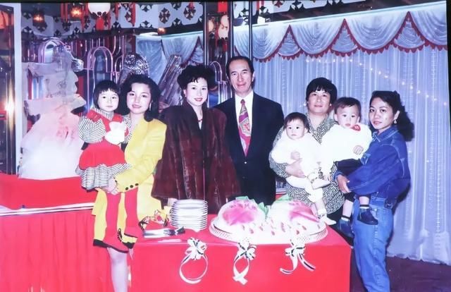 奢华|赌王三太被宠半年就被四太截胡?爱穿貂爱戴奢华珠宝,华贵藏不住