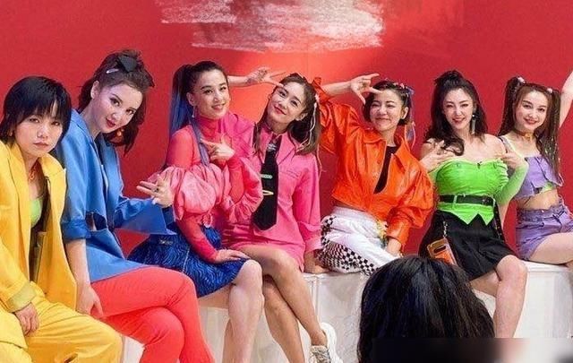  节目中|《乘风破浪的姐姐》未结束，她却转身另一档综艺，阵容超豪华