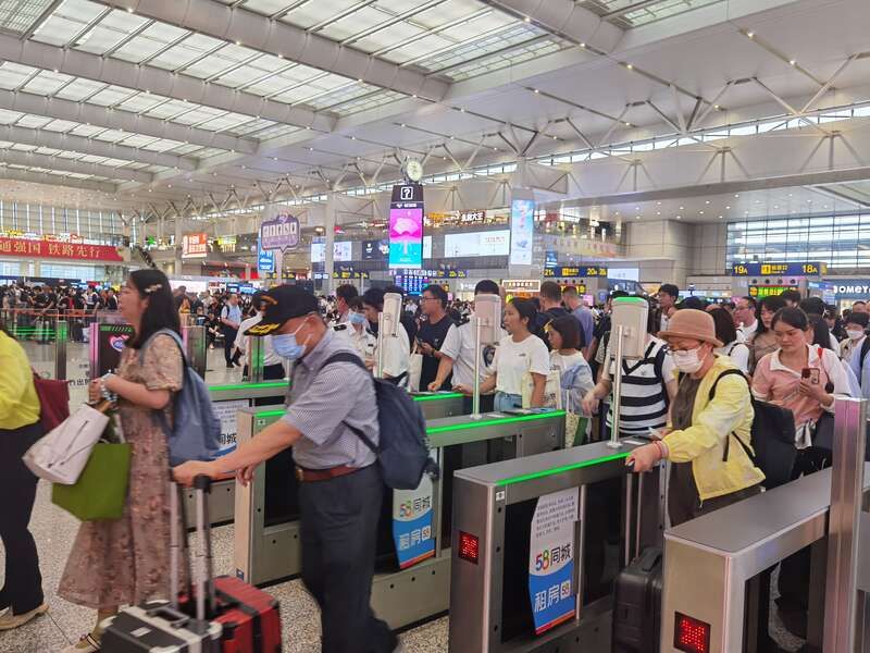上海铁路国庆假期预计发送旅客590万人次