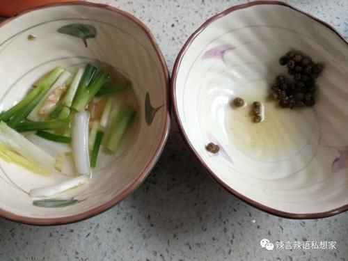 榨菜|油盐不进的豇豆要怎么炒好吃,配点肉丝、榨菜给它,鲜香又美味