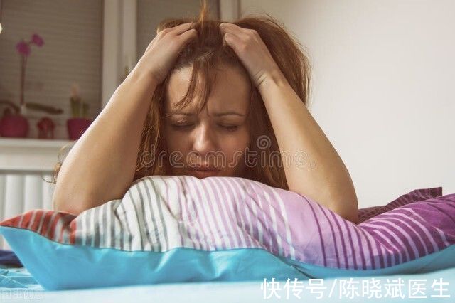 失眠无非三种原因3个经典助眠方(老中医教你3个“助眠法宝”，经常失眠、爱做梦的，不妨赶紧试试)