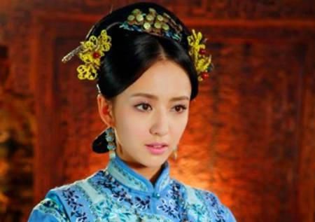 有个|她是康熙最神秘的妃子,有个少见的姓氏,死后葬在一位侍女墓旁