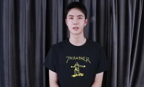  这就是街舞＂,＂fkws＂:＂明星八卦|王一博把鞋带当腰带，练习街舞玩太嗨，野心太大直接下叉拉伤大腿