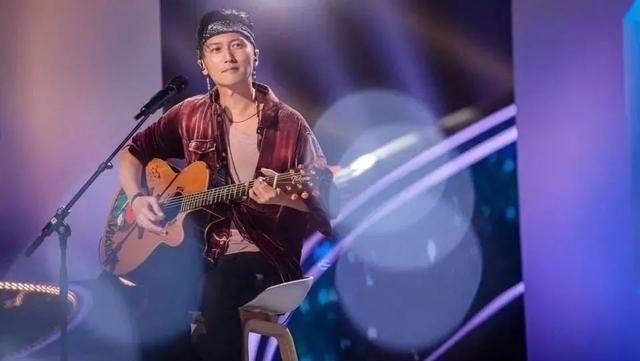  节目|参加节目带10名“随从”，新生代明星排场真大，谢霆锋都生气了