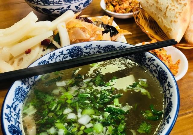  六月|水盆羊肉六月鲜，不油不腻口感好，最适合夏天吃的羊肉新做法