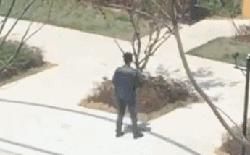  居然|篮球小伙突然坠楼，居然是Ta惹的祸，很多球友都爱做这事